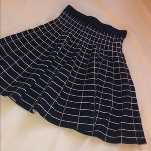 SAKS FIFTH AVE. Stretchy black & white Mini skirt